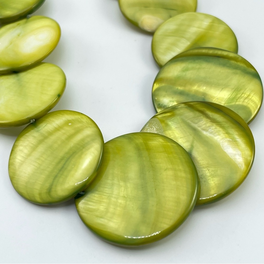 Beautiful Green Mother of Pearl Disc Necklace – Statement Shell Bead Jewelry - Picture 7 of 7